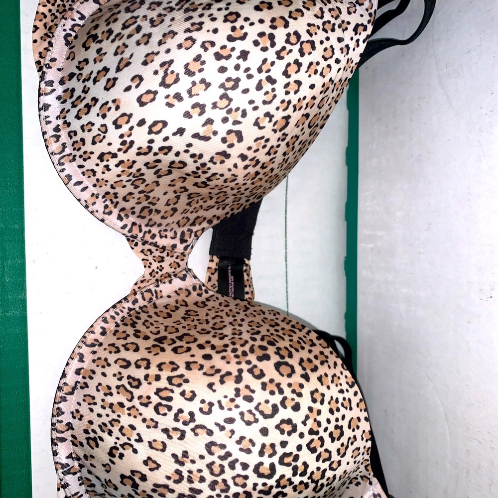 Victoria’s Secret 36D tshirt bra